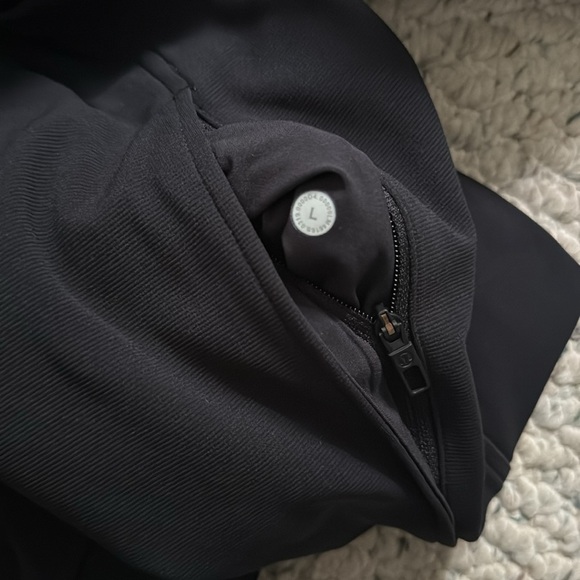 Lululemon Sojourn Jacket - Picture 5 of 5